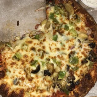The sad looking overly baked pizza sans pineapple which could&apos;ve been its (only) saving grace!