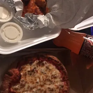 Small Hamburger Pizza &amp; 6 Traditional Wings