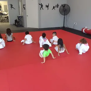 Tots doing their crawls.