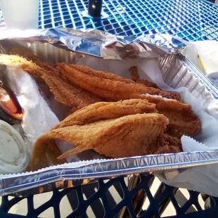OMG! Look at all that yummy delicious perfectly fried catfish! That's FRESH BONE in Catfish. Fresh catfish fillets