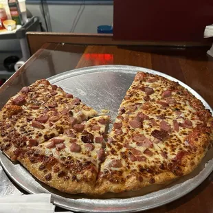 Ham and cheese pizza