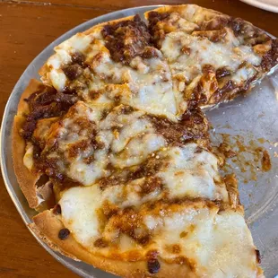 Bbq beef &amp; garlic chicken pizza