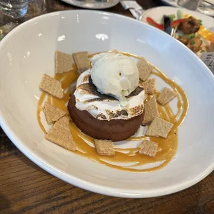 S'mores lava cake