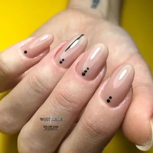 Nail salon in El Paso, Texas