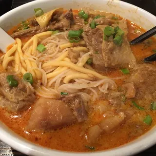 W3. Curry Beef Brisket Noodle Soup