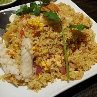 F6. Coconut Seafood Fried Rice