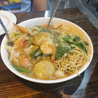 U13. Seafood Pan Fried Crispy Noodle