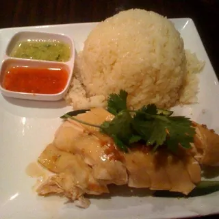 R6. Hainanese Chicken on Rice
