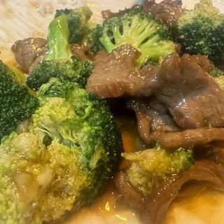 R15. Meat with Broccoli on Rice