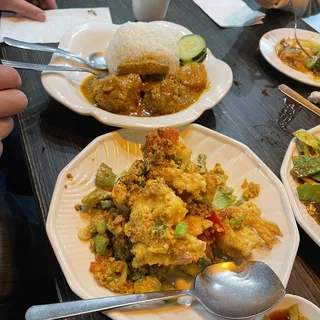 D13. Crispy Prowns with Salted Eggs