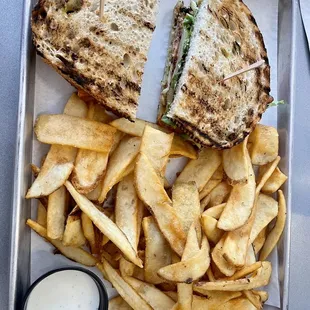 Chicken pesto combo