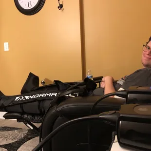 Thanks yelp for Leon's complimentary session