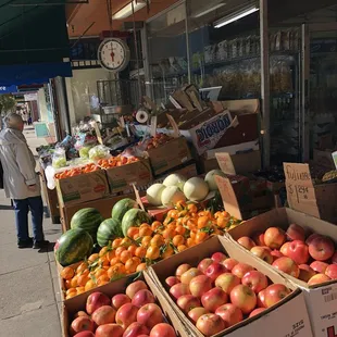 This market always carries the seasonal fruits! Usually found outside.