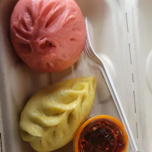 Beef bun and pork bun with chili oil at Rainbow Fresh food stand