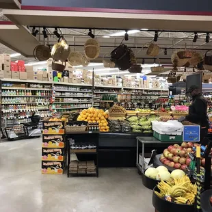 the produce section of a grocery store