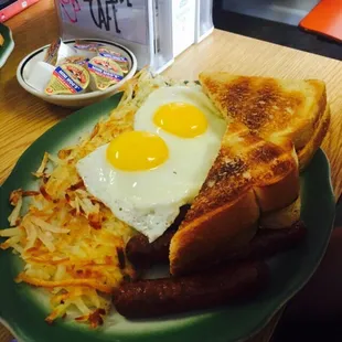 a plate of breakfast food
