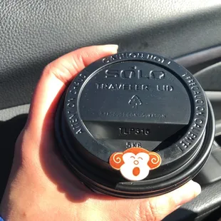 Yawning-monkey drink stopper