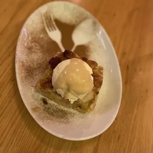 Sissy&apos;s Peach Bread Pudding