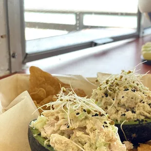 ALBACORE TUNA
Tuna salad + veggies and greens. It comes as lettuce wraps ,avocado halves or on sourdough bread