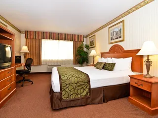 Inn & Suites At Discovery Kingdom