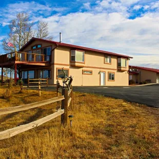 Welcome to Westcliffe Inn!