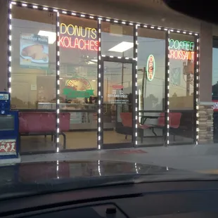 the outside of a restaurant