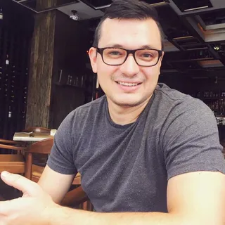 Alex R.