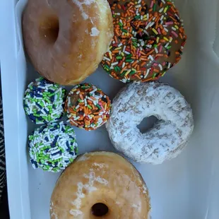 Donut variety we ordered, with complimentary donut balls :)