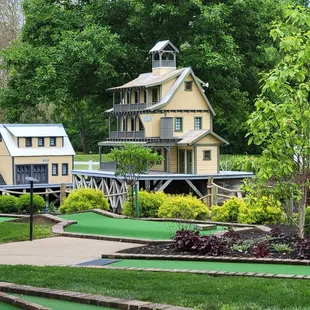 Mini golf course