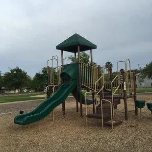 Play structure good as brand new