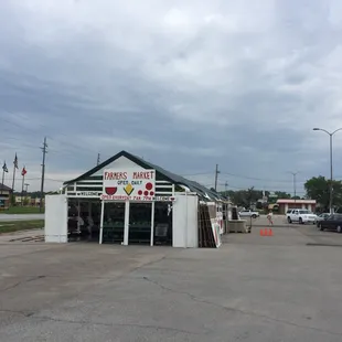 Westgate Plaza parking lot near Mangelsen&apos;s