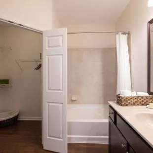 Mirbeau Bathroom Floorplan at Westhaven Luxury Apartments