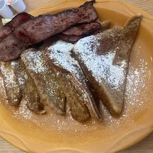 French Toast with Turkey Bacon