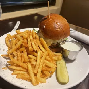 Shroom burger no steak fries because they ran out.