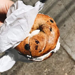 Cinnamon Currant Bagel