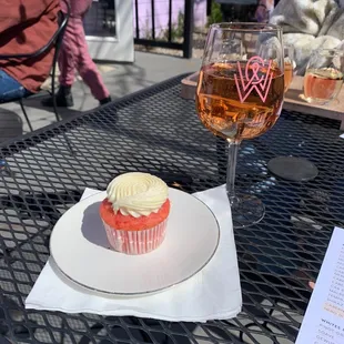 Sparkly pink and a cupcake