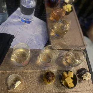 Flight with cupcakes and flight accompanied by cheese