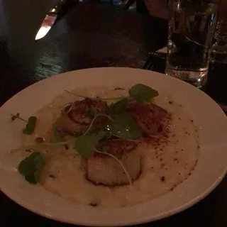 Seared Diver Scallops*