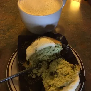 Pistachio muffin and London fog