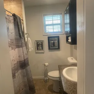 Shower/bathroom