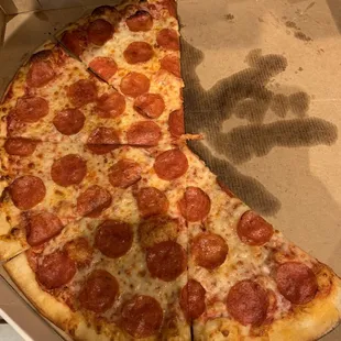18&quot; Pepperoni Pizza