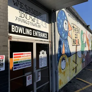 Loud and clear: cool people only.