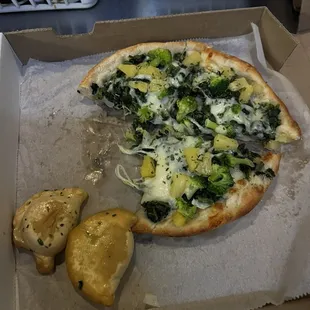 Spinach White Pizza