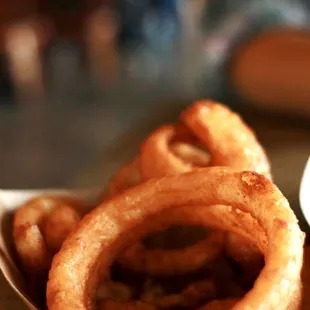 Battered onion rings tasted like frozen food.