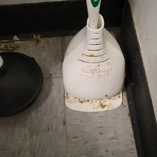 Men&apos;s room