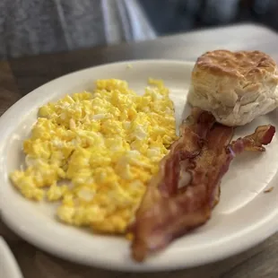food, chicken wings and fried chicken