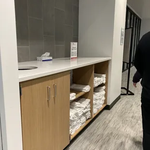 Towel station