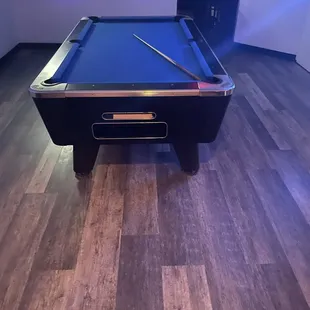 Pool table
Free