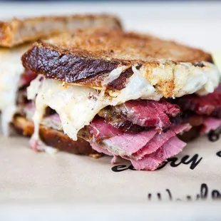 a roast beef sandwich