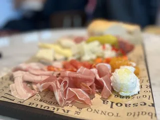 La Salumeria